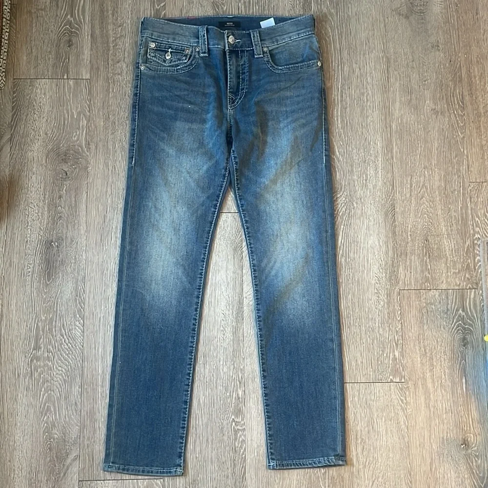 True Religion Rocco Relaxed Skinny Jean, men’s size 31 medium blue denim
